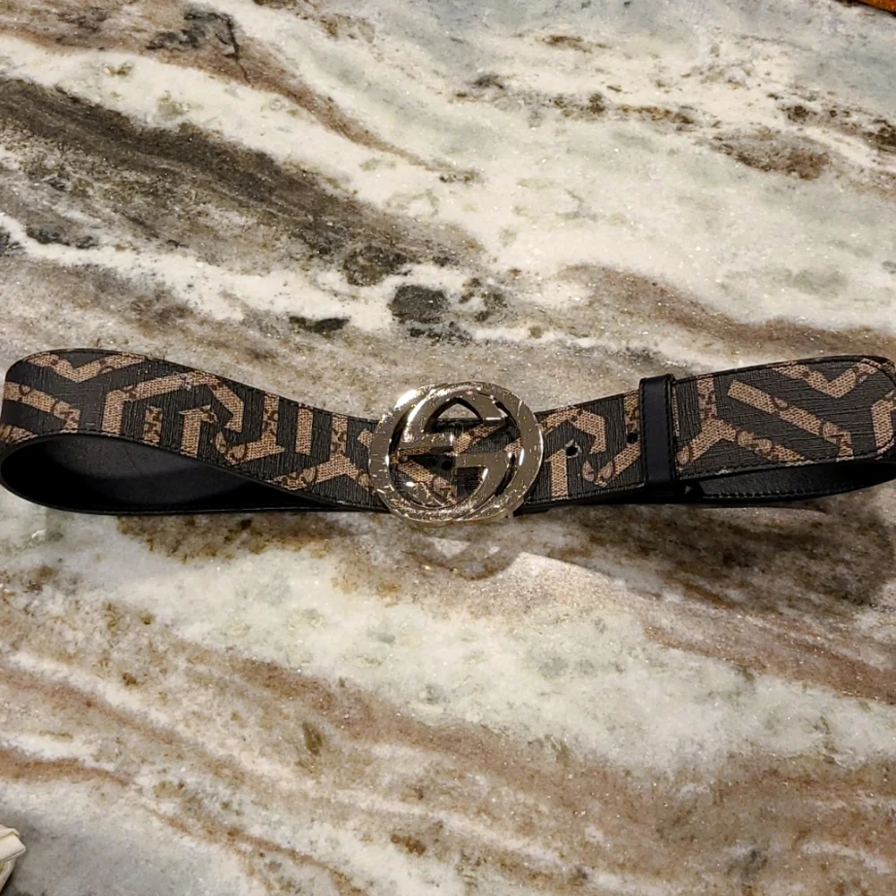 Gucci Black and Tan Belt with Silver Logo Buckle - Picture 1 of 9